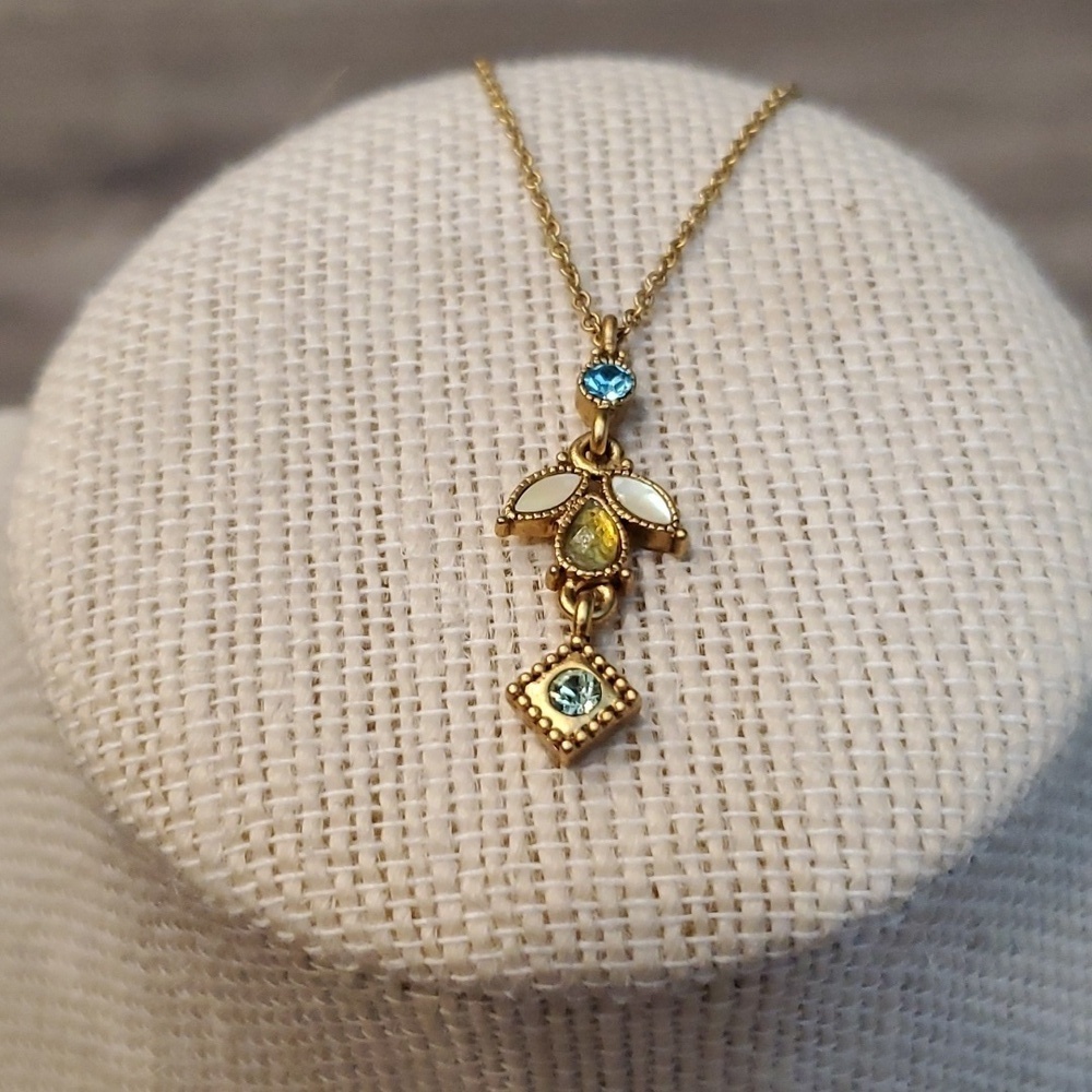 🦋 NWT NECKLACE & BRACELET SET